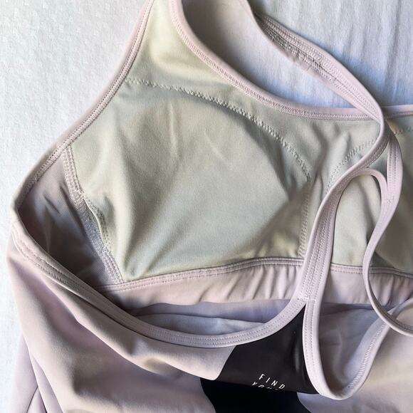 Reebok Women’s Sleeveless Workout Tank Top size S, Light Pink, Built In Bra - Picture 6 of 7